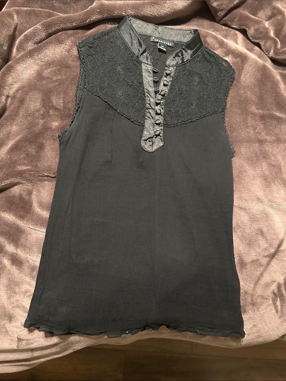 leifsdottir Black Lace-Yoke Sleeveless Camisole